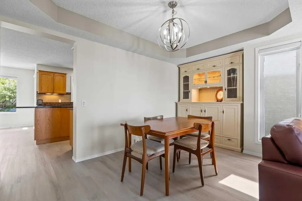 368 Sienna Park Drive SW Calgary AB T3H 3K3