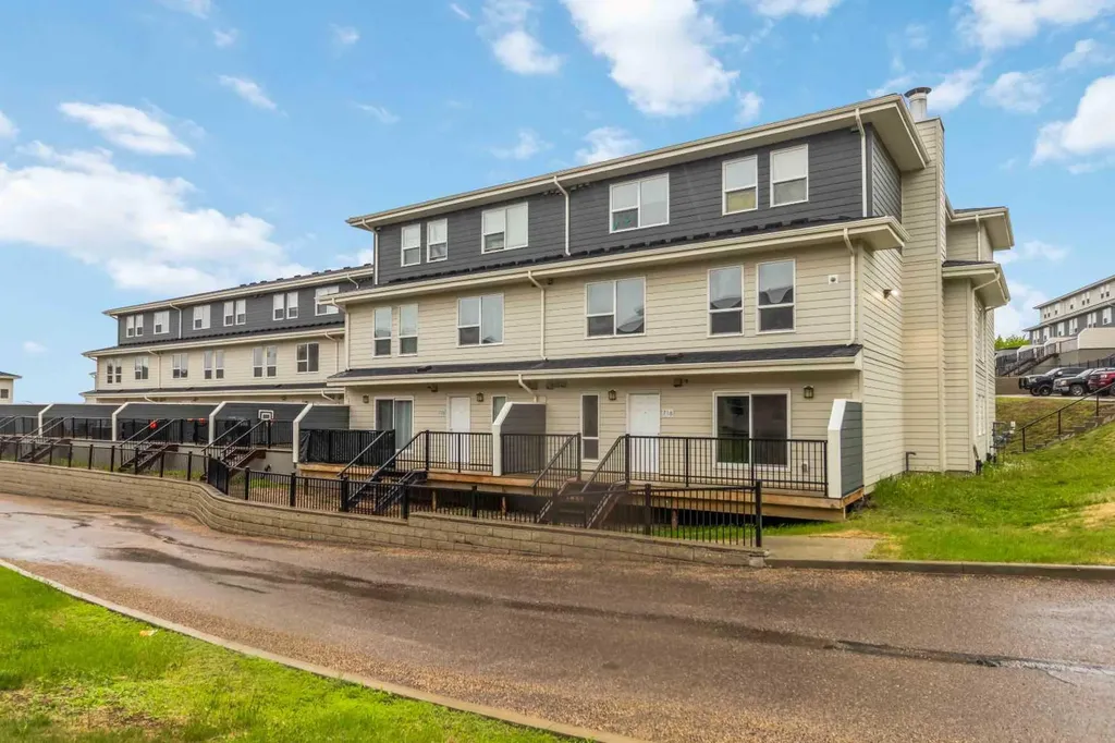 201 Abasand Drive Fort Mcmurray AB T9J 1A3
