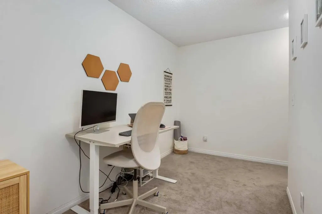 26 Auburn Bay Common SE Calgary AB T3M 0M3