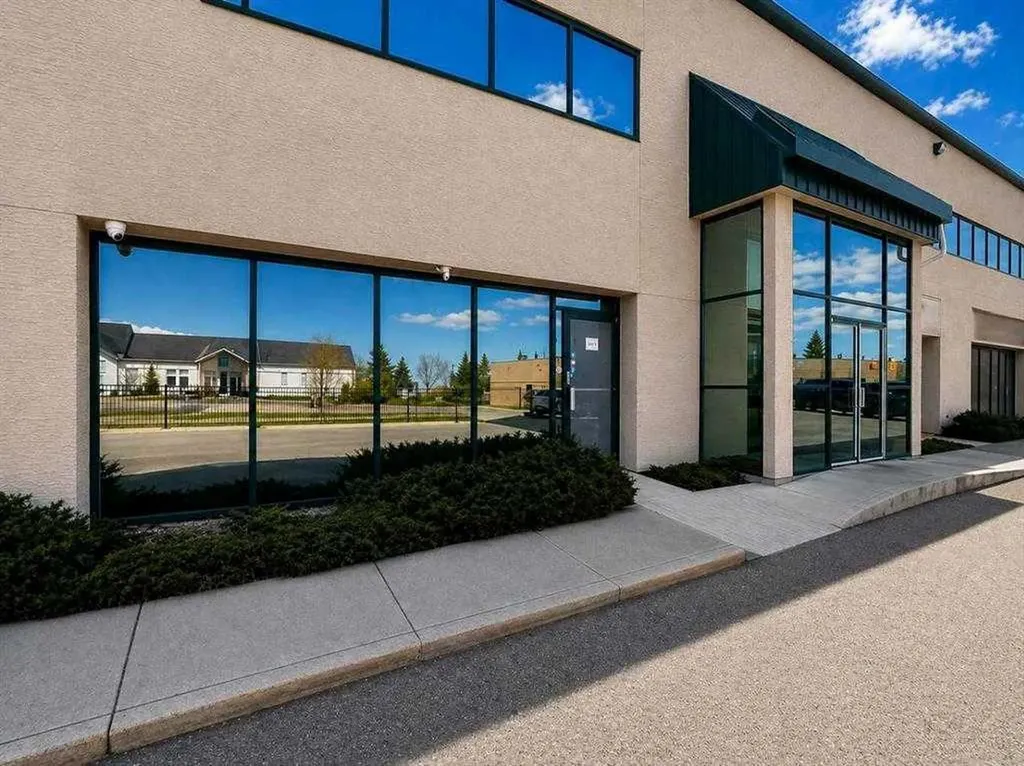 3825 34 Street NE Calgary AB T1Y6Z8