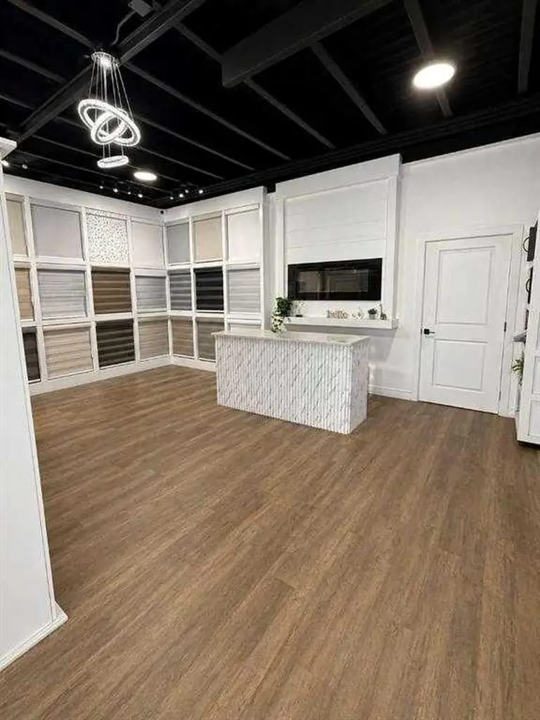 3825 34 Street NE Calgary AB T1Y6Z8