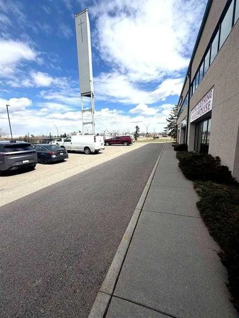 3825 34 Street NE Calgary AB T1Y6Z8