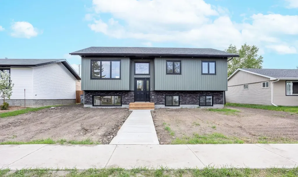 1029 7 Avenue Wainwright AB T9W 1H3