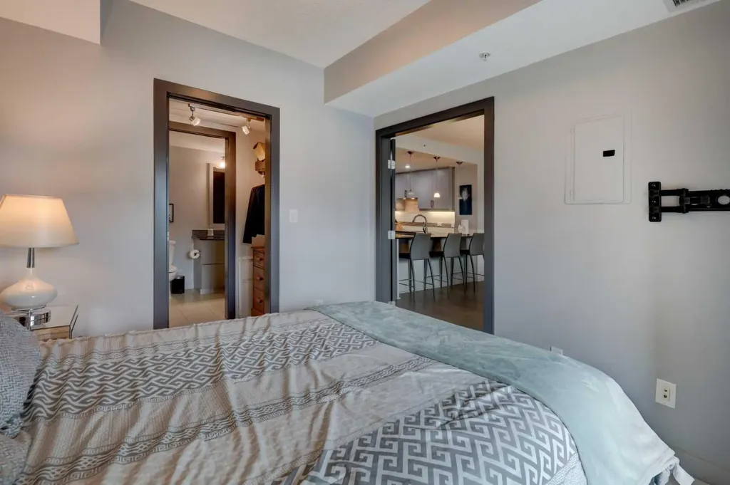 888 4 Avenue SW Calgary AB T2P0V2