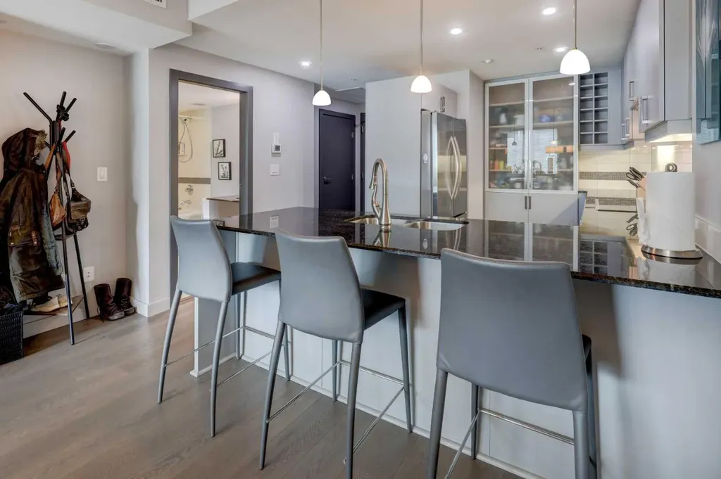 888 4 Avenue SW Calgary AB T2P0V2