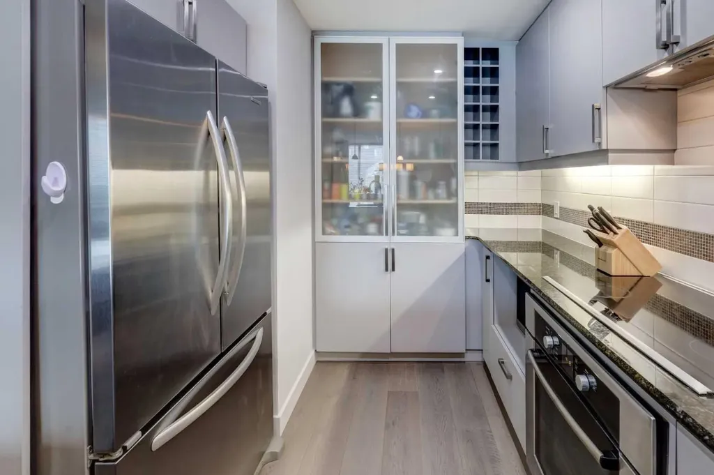 888 4 Avenue SW Calgary AB T2P0V2