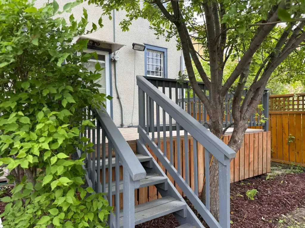 332 12 Avenue NW Calgary AB T2M 0C7