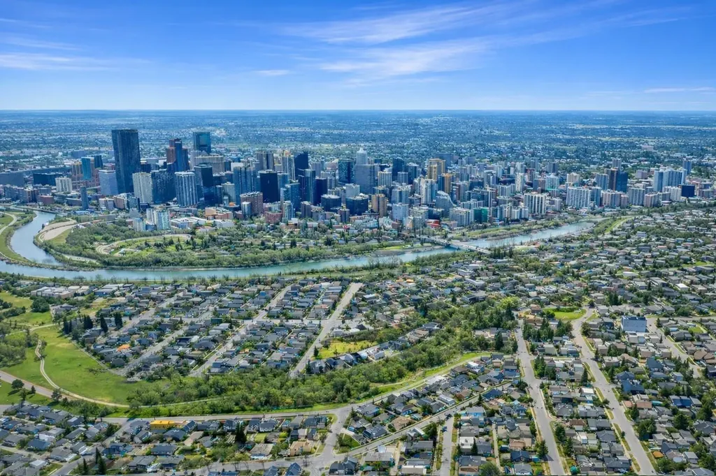 332 12 Avenue NW Calgary AB T2M 0C7
