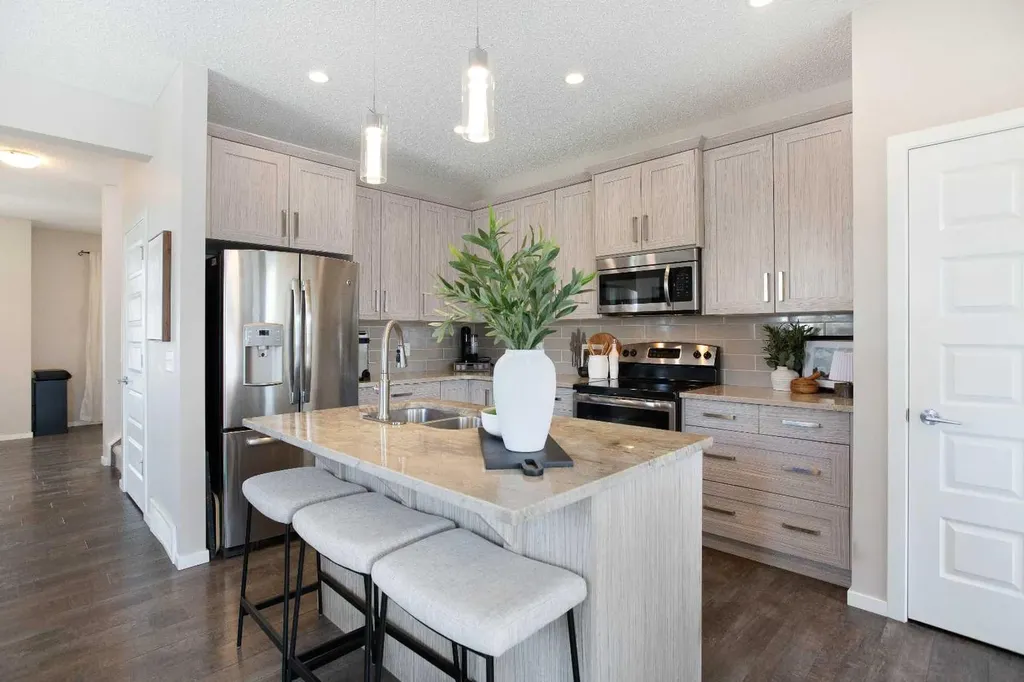 1765 Baywater Road SW Airdrie AB T4B 3V3