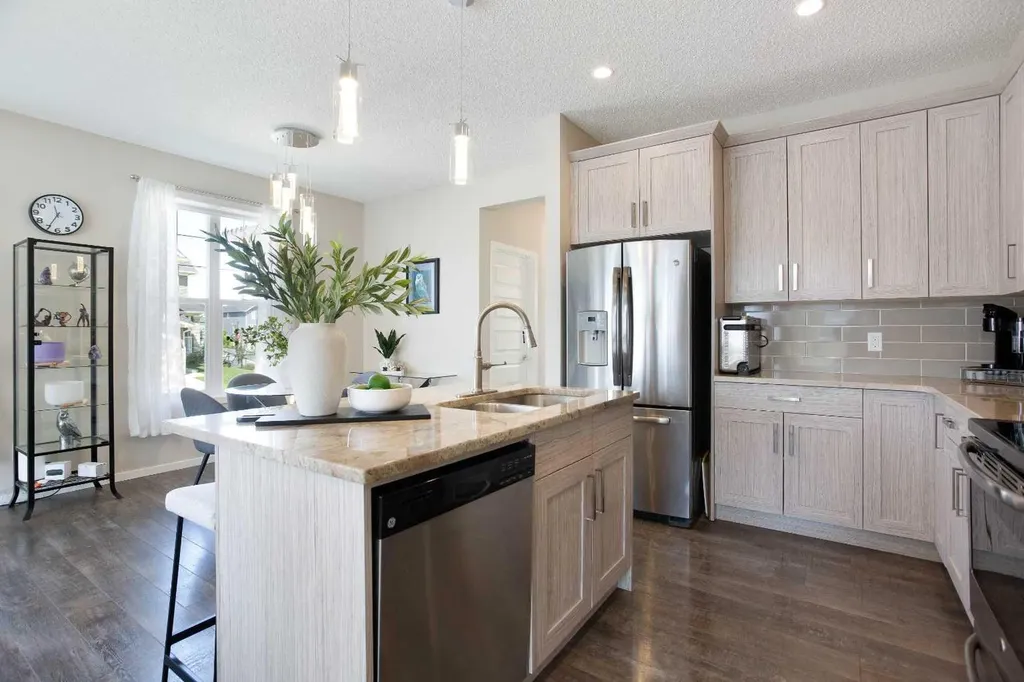 1765 Baywater Road SW Airdrie AB T4B 3V3
