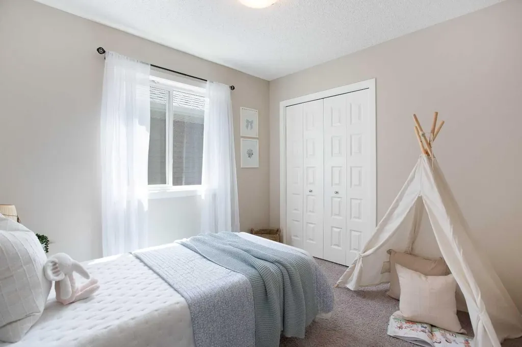 1765 Baywater Road SW Airdrie AB T4B 3V3