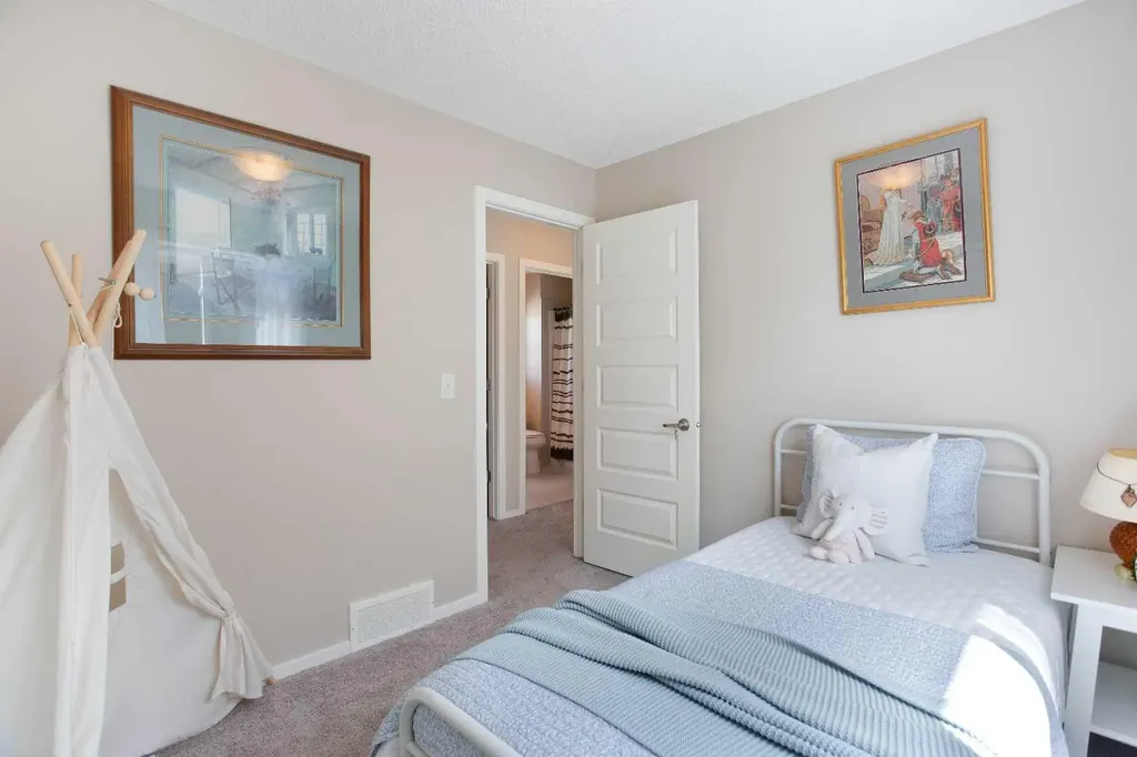 1765 Baywater Road SW Airdrie AB T4B 3V3
