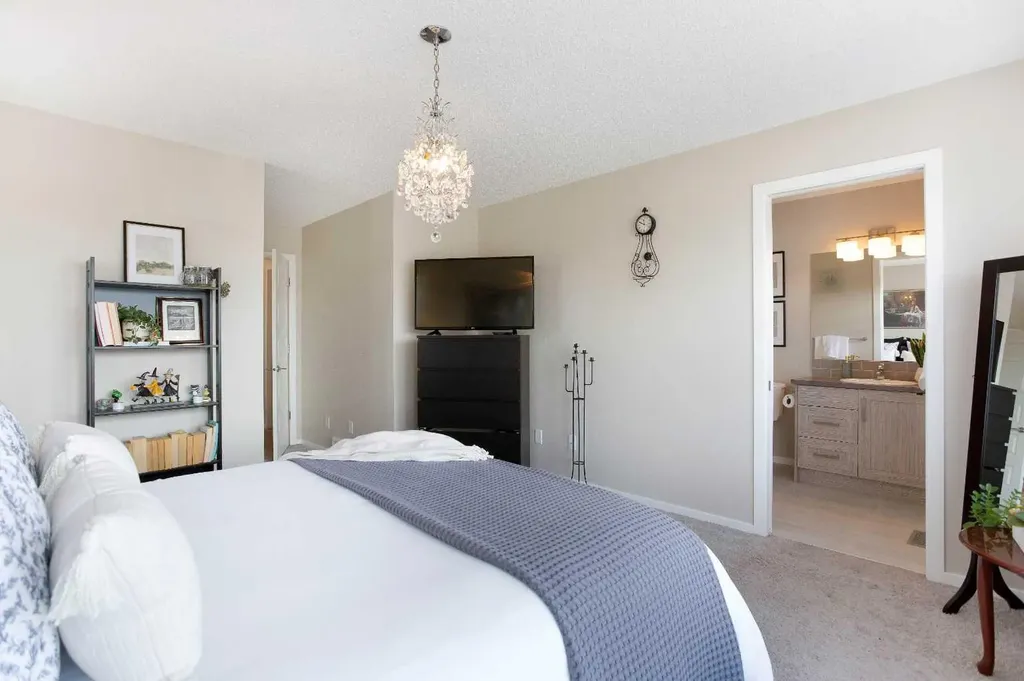 1765 Baywater Road SW Airdrie AB T4B 3V3
