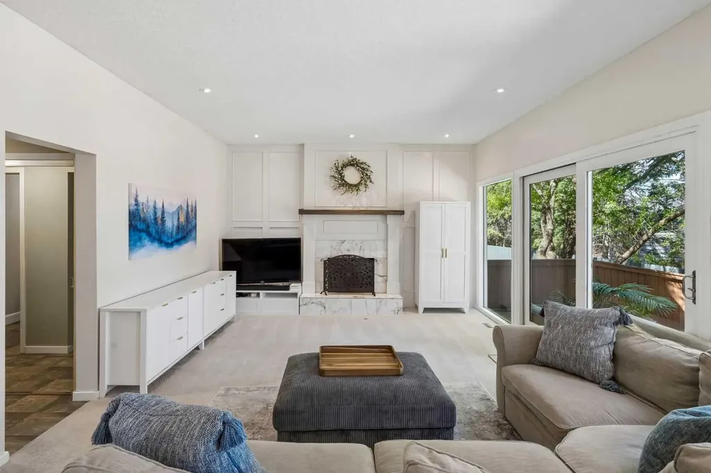 7 Brookpark Bay SW Calgary AB T2W 2R7
