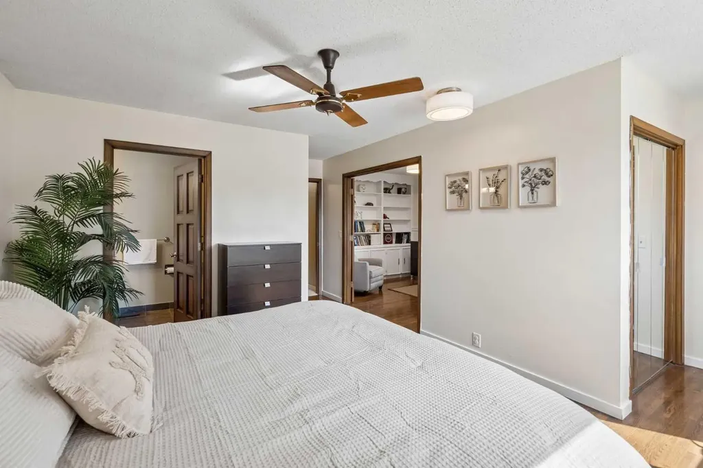 7 Brookpark Bay SW Calgary AB T2W 2R7