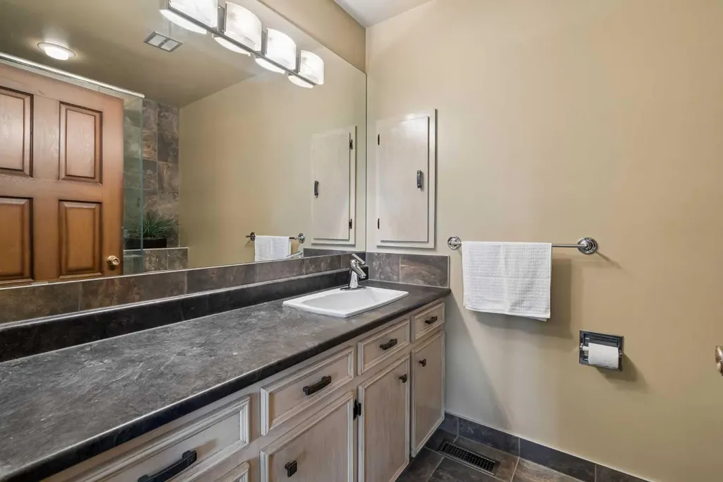 7 Brookpark Bay SW Calgary AB T2W 2R7