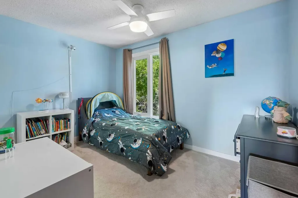7 Brookpark Bay SW Calgary AB T2W 2R7