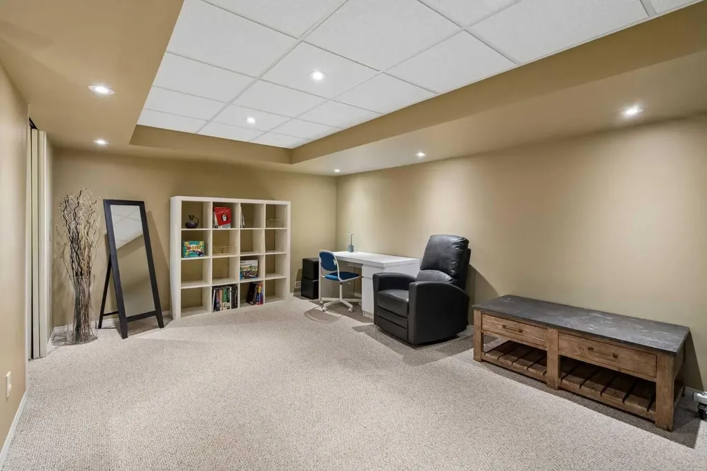 7 Brookpark Bay SW Calgary AB T2W 2R7