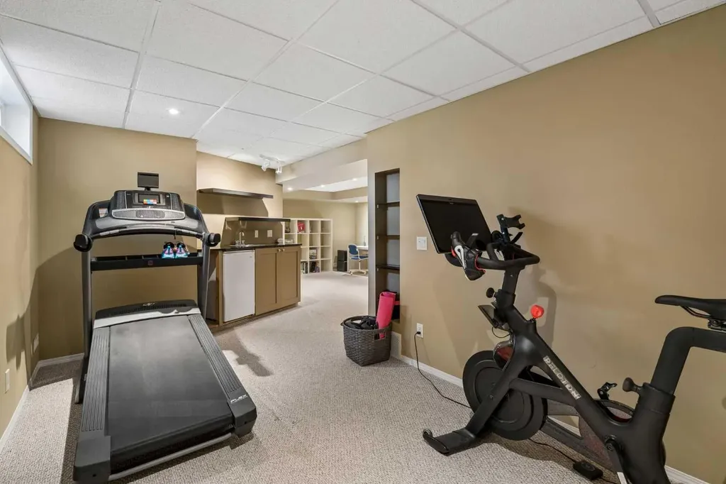 7 Brookpark Bay SW Calgary AB T2W 2R7