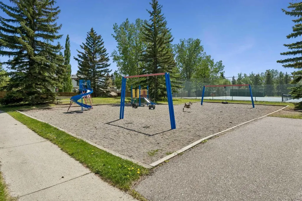 7 Brookpark Bay SW Calgary AB T2W 2R7