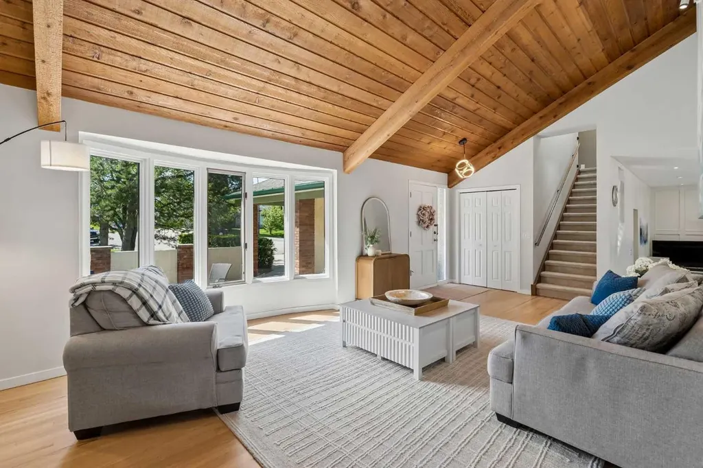 7 Brookpark Bay SW Calgary AB T2W 2R7