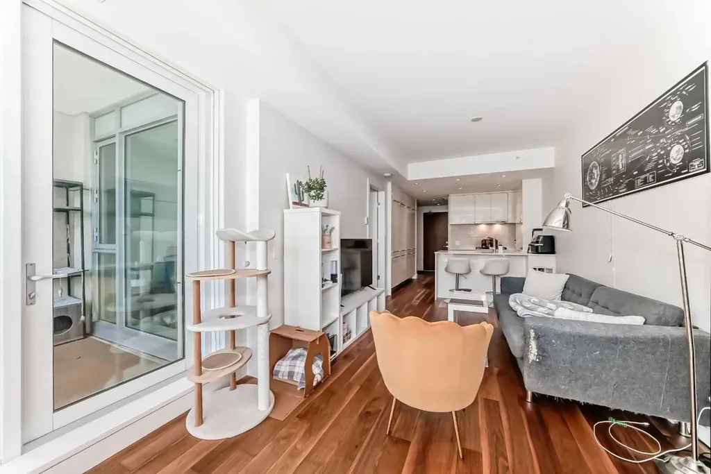 1025 5 Avenue SW Calgary AB T2P 1N4