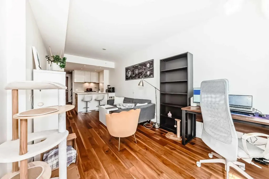 1025 5 Avenue SW Calgary AB T2P 1N4