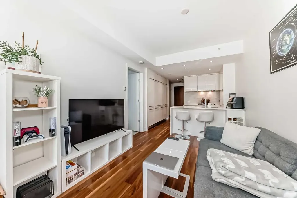 1025 5 Avenue SW Calgary AB T2P 1N4