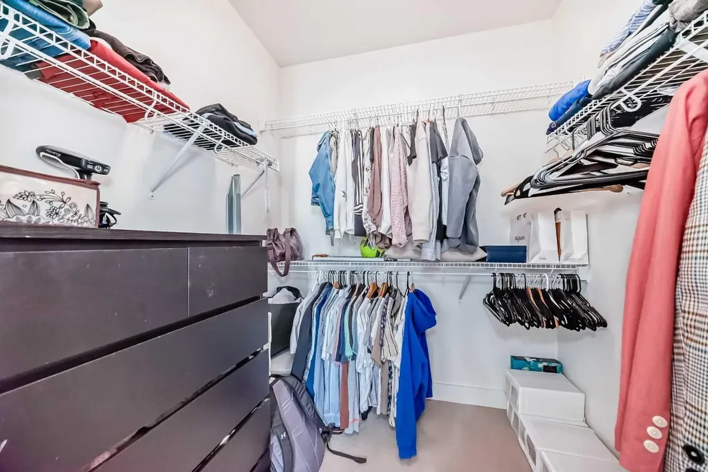 1025 5 Avenue SW Calgary AB T2P 1N4