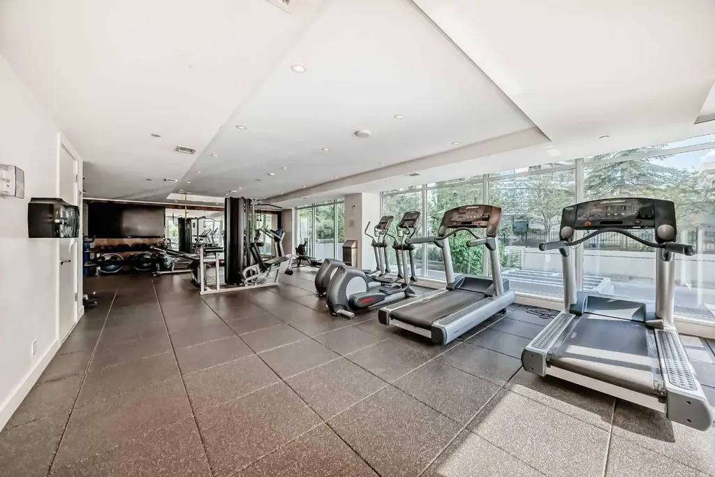 1025 5 Avenue SW Calgary AB T2P 1N4