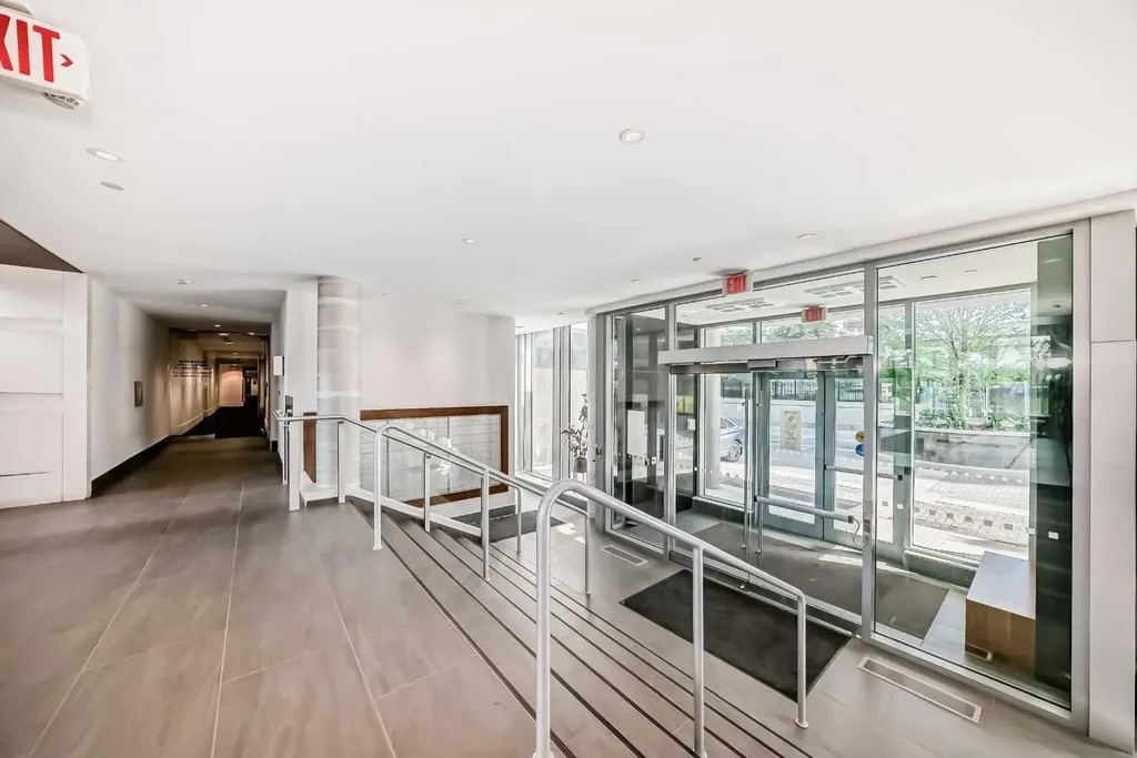 1025 5 Avenue SW Calgary AB T2P 1N4