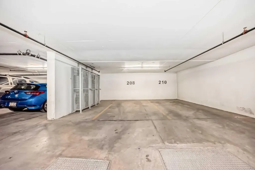 1025 5 Avenue SW Calgary AB T2P 1N4