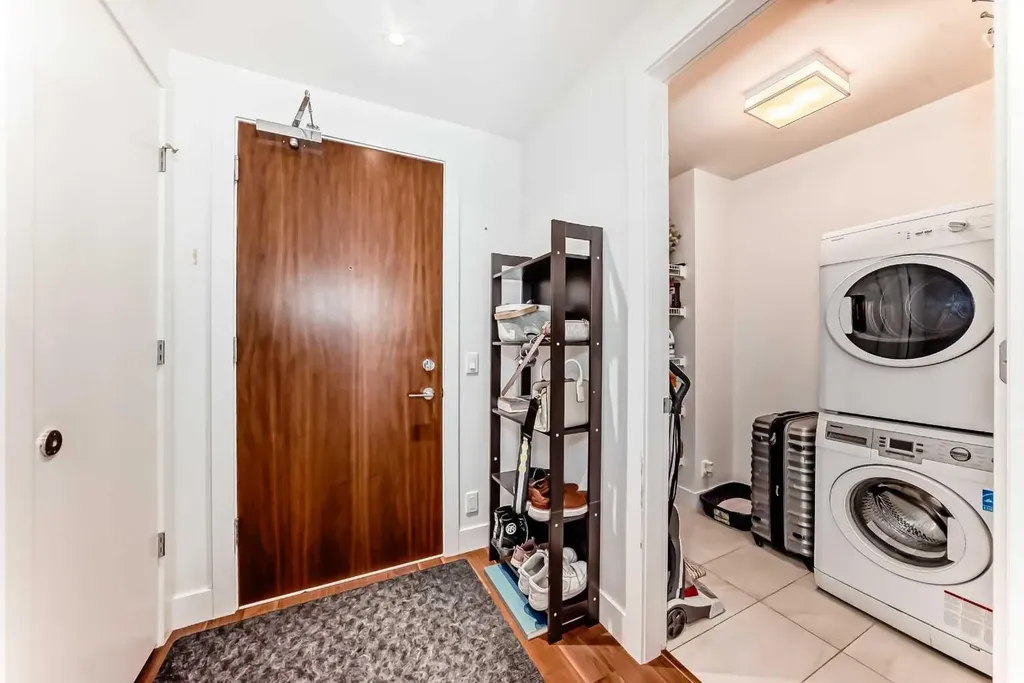 1025 5 Avenue SW Calgary AB T2P 1N4