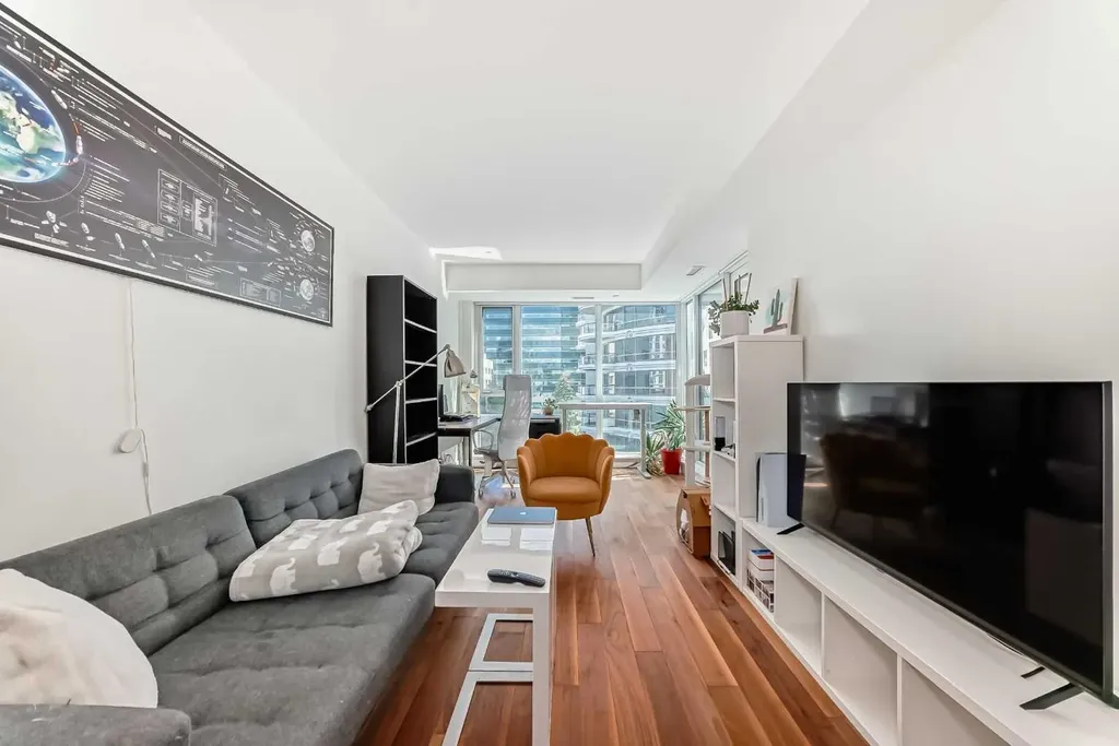 1025 5 Avenue SW Calgary AB T2P 1N4