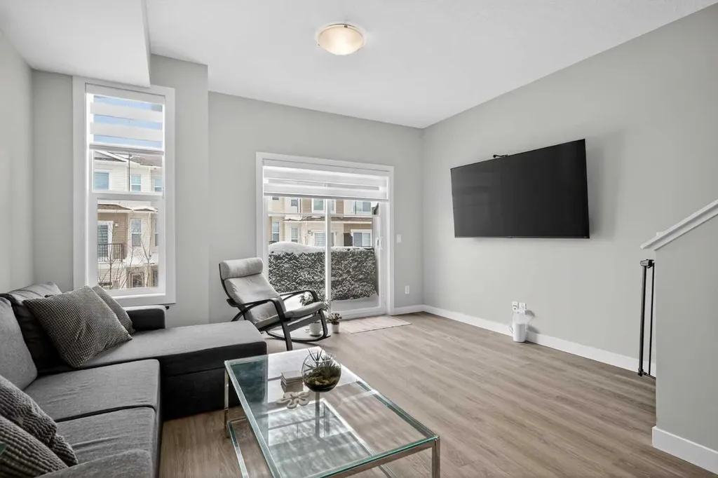 930 Sage Hill Grove NW Calgary AB T3R 2A2
