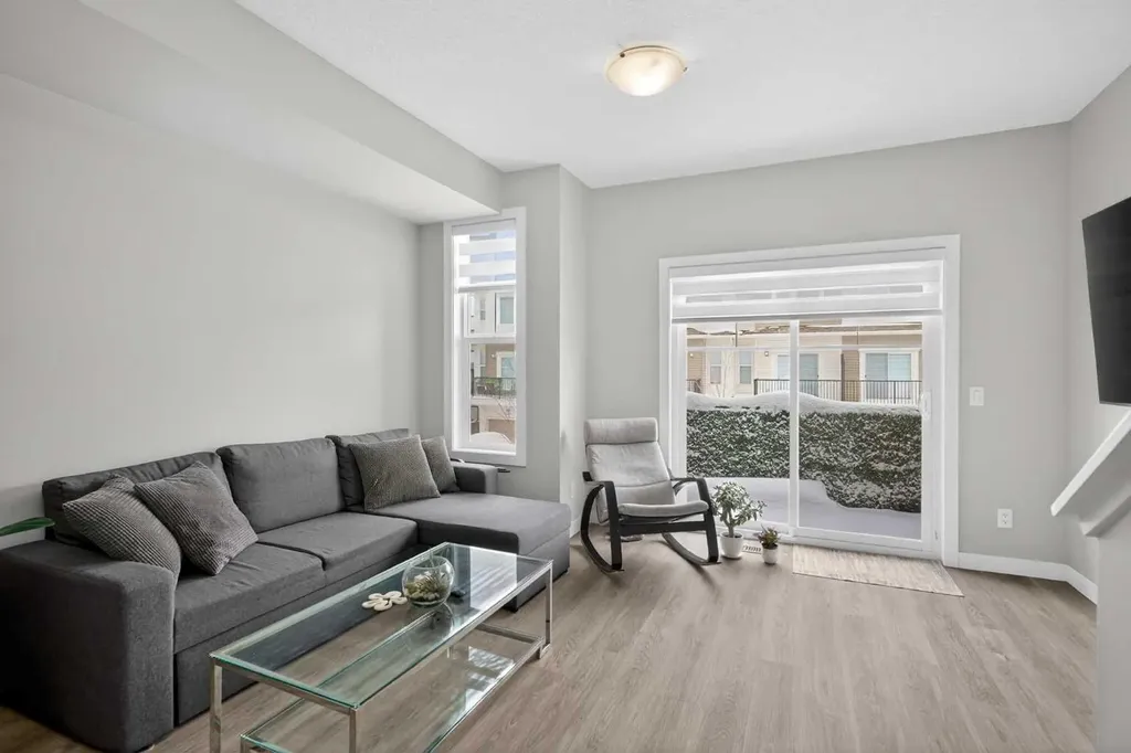 930 Sage Hill Grove NW Calgary AB T3R 2A2