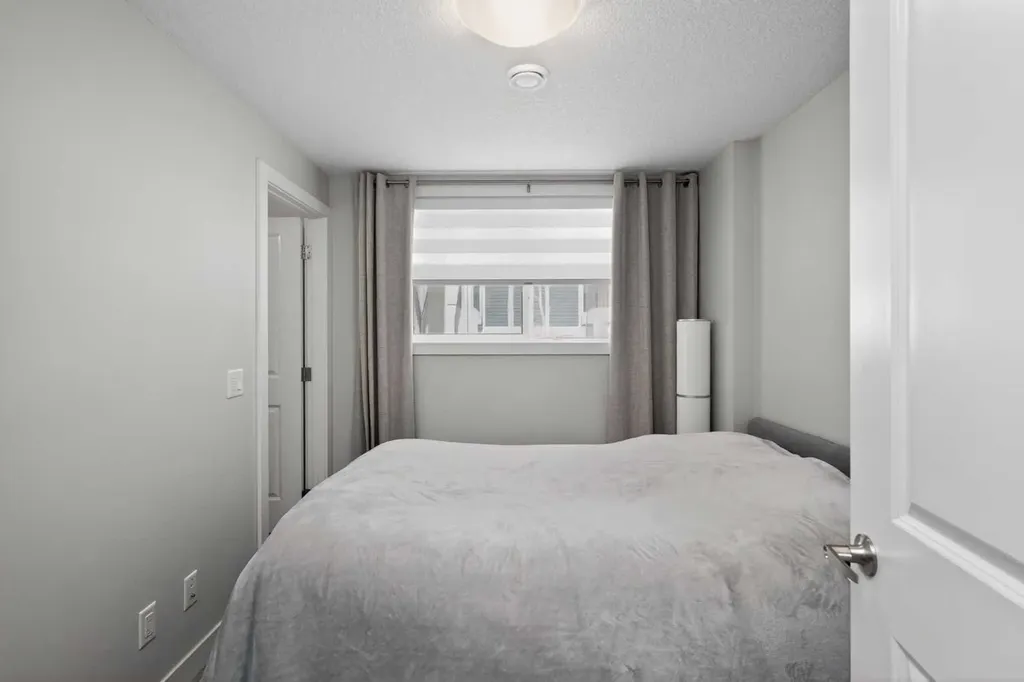 930 Sage Hill Grove NW Calgary AB T3R 2A2