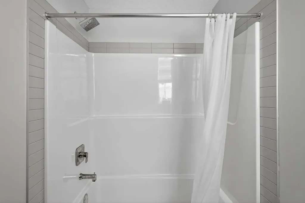 930 Sage Hill Grove NW Calgary AB T3R 2A2