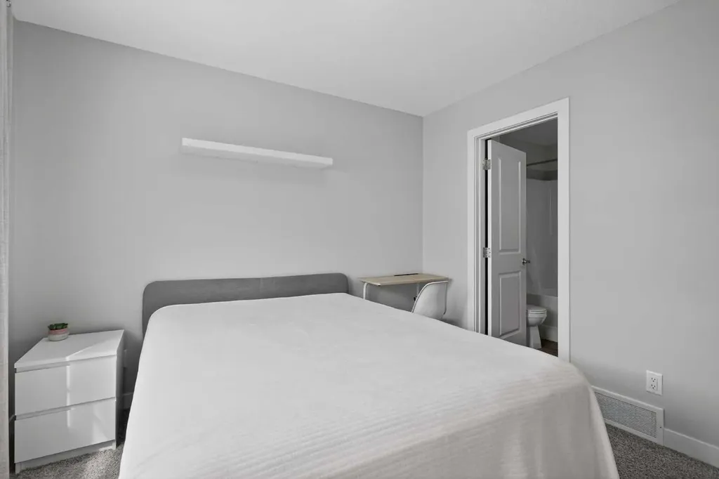 930 Sage Hill Grove NW Calgary AB T3R 2A2