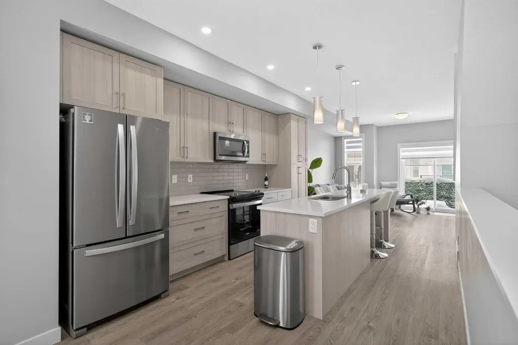 930 Sage Hill Grove NW Calgary AB T3R 2A2