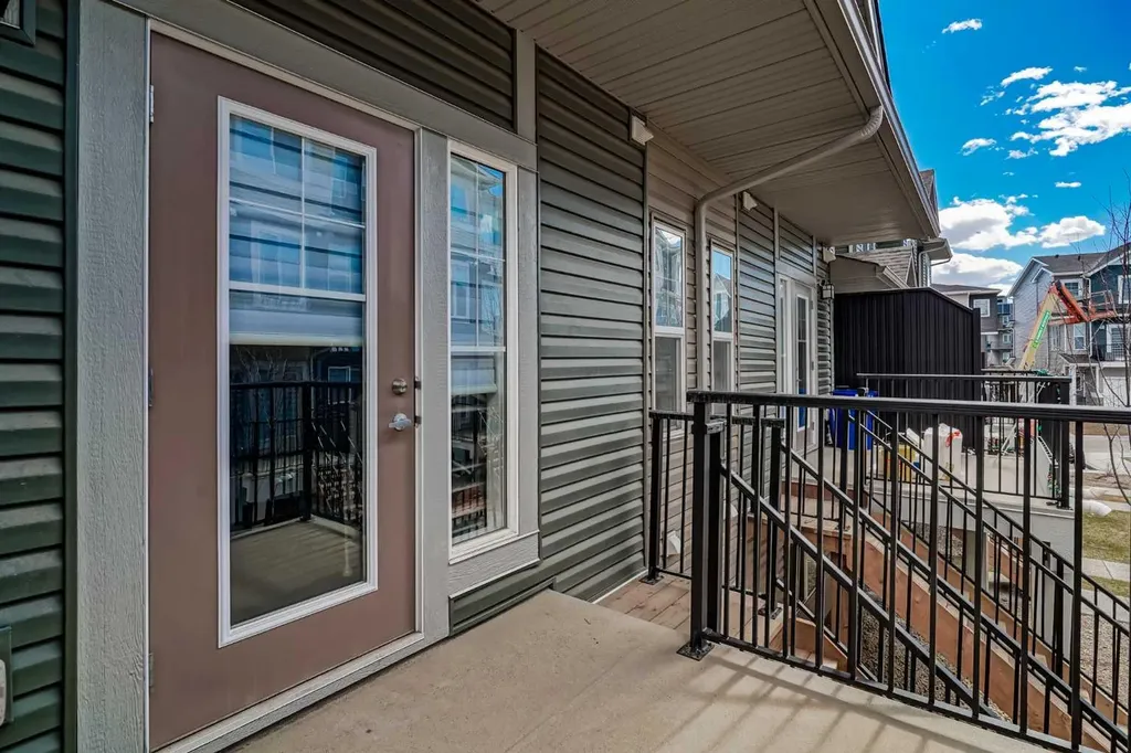 930 Sage Hill Grove NW Calgary AB T3R 2A2