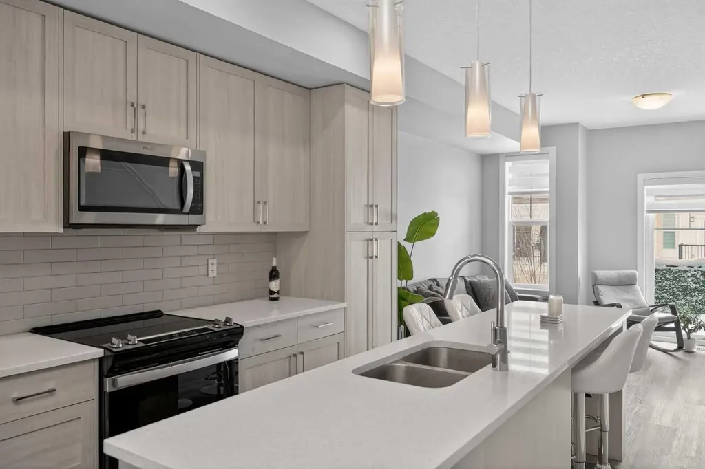 930 Sage Hill Grove NW Calgary AB T3R 2A2