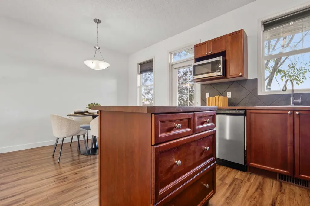 29 Springborough Boulevard SW Calgary AB T2H 5V7