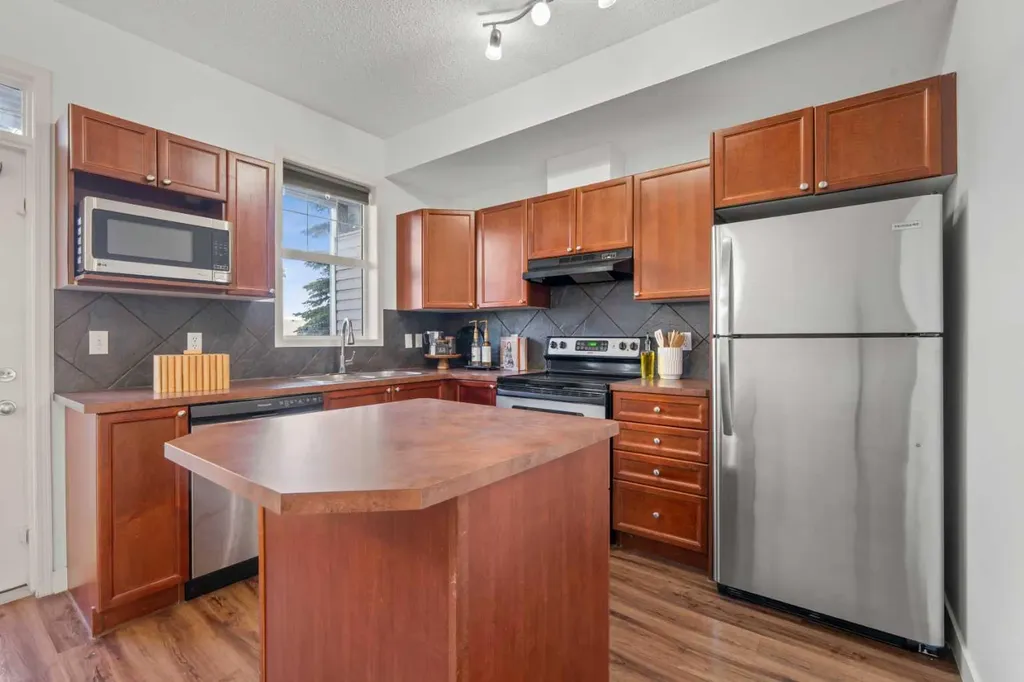 29 Springborough Boulevard SW Calgary AB T2H 5V7