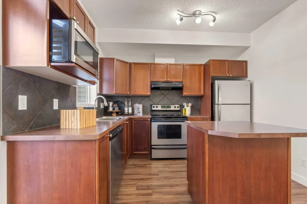 29 Springborough Boulevard SW Calgary AB T2H 5V7