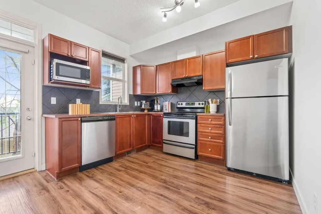 29 Springborough Boulevard SW Calgary AB T2H 5V7
