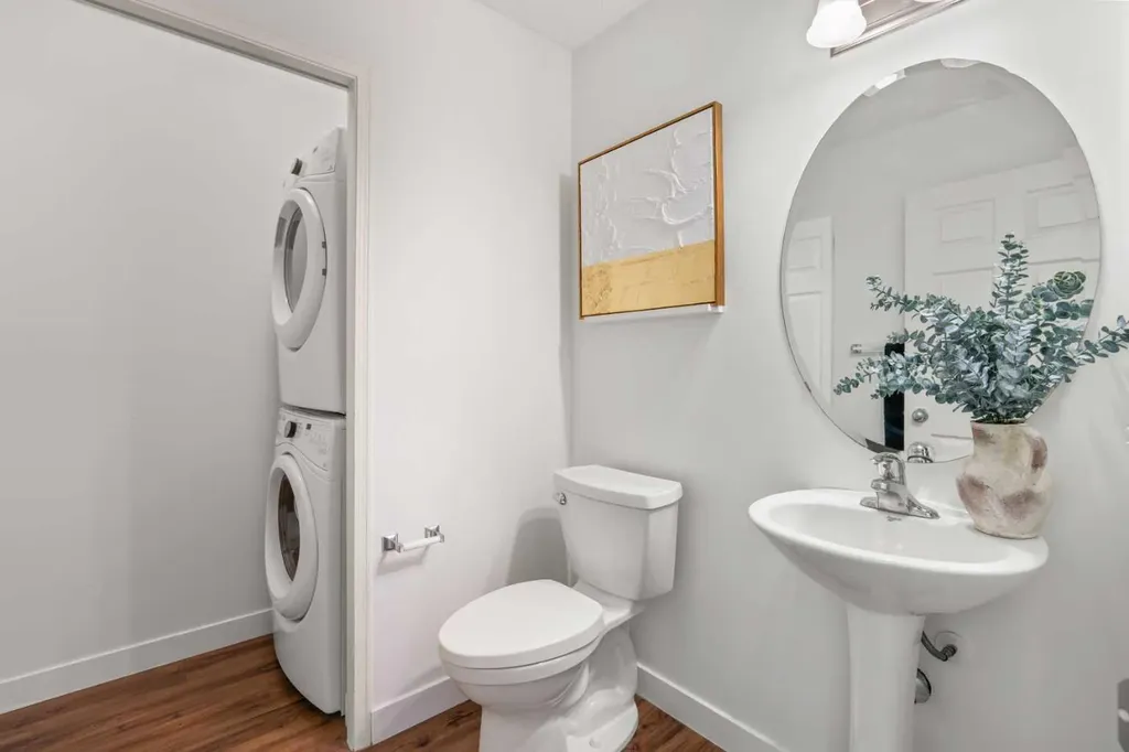29 Springborough Boulevard SW Calgary AB T2H 5V7