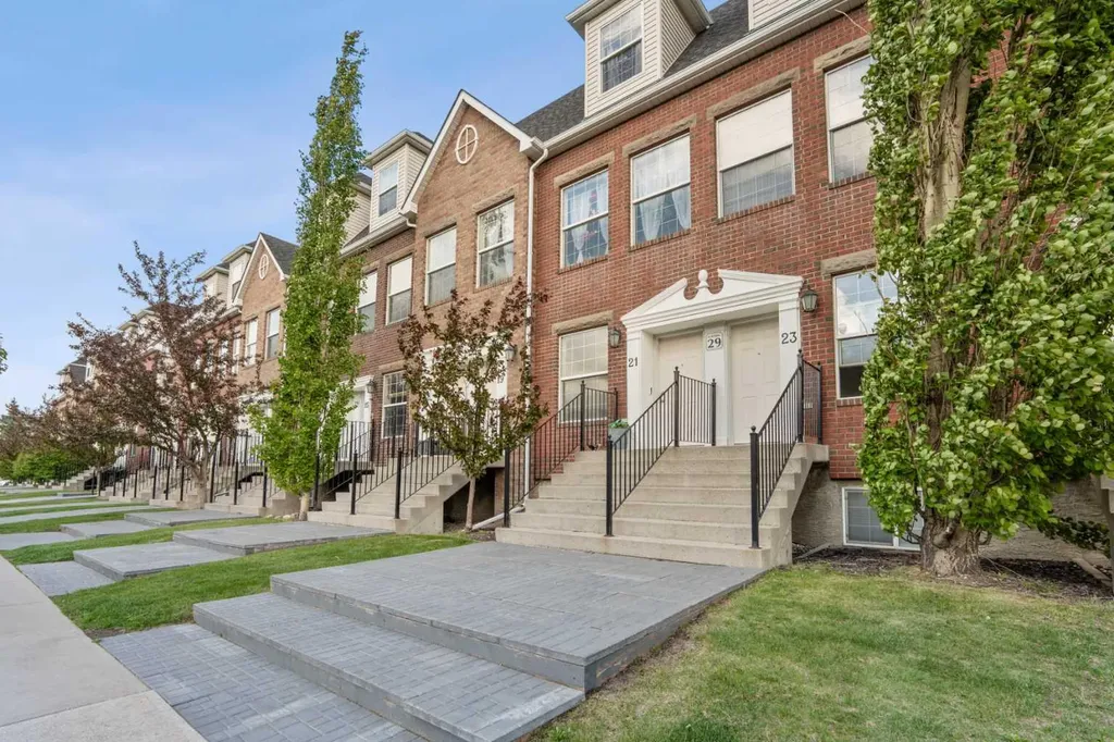 29 Springborough Boulevard SW Calgary AB T2H 5V7