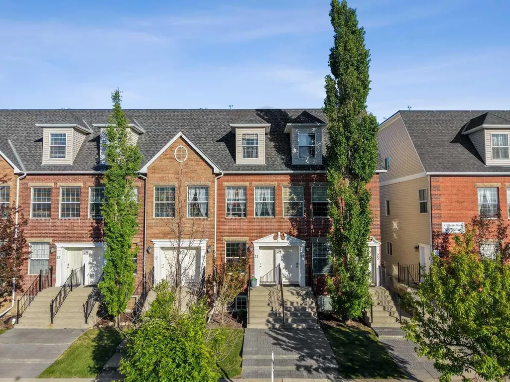 29 Springborough Boulevard SW Calgary AB T2H 5V7