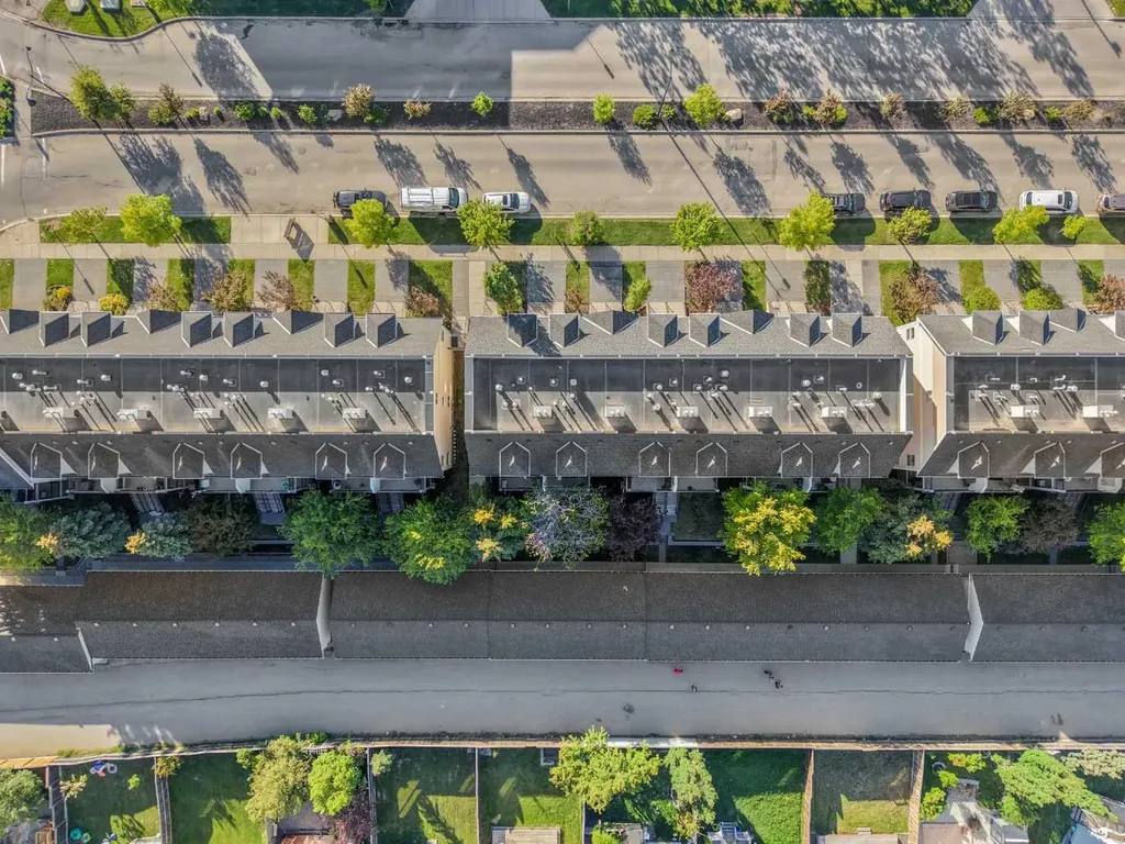 29 Springborough Boulevard SW Calgary AB T2H 5V7